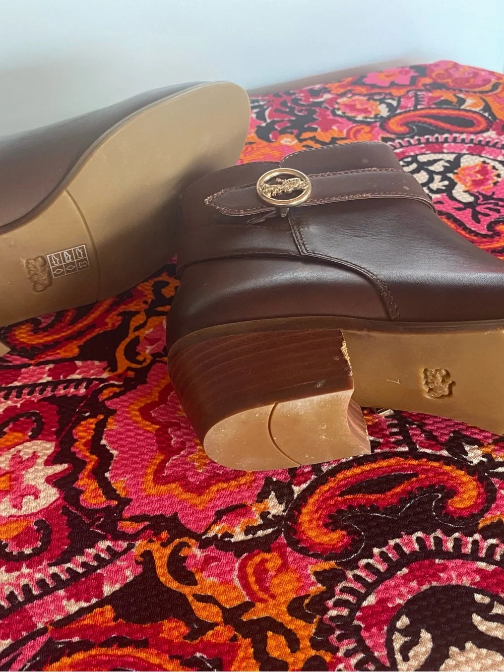 COACH brand Brown Leather Ankle Boots with Side Zip 7